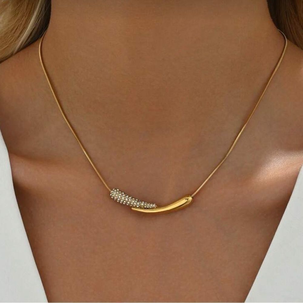 Gold and Silver Necklace Q451